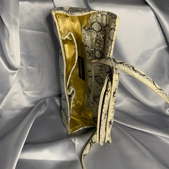 Squared Handbag by Sandra Roberts - Picture 6 of 8